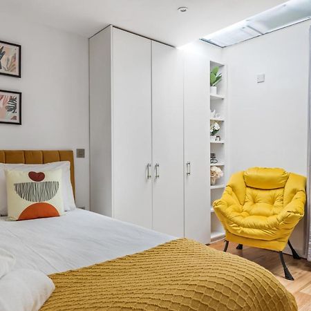 Trafalgar Square Arty Apartment 伦敦 外观 照片